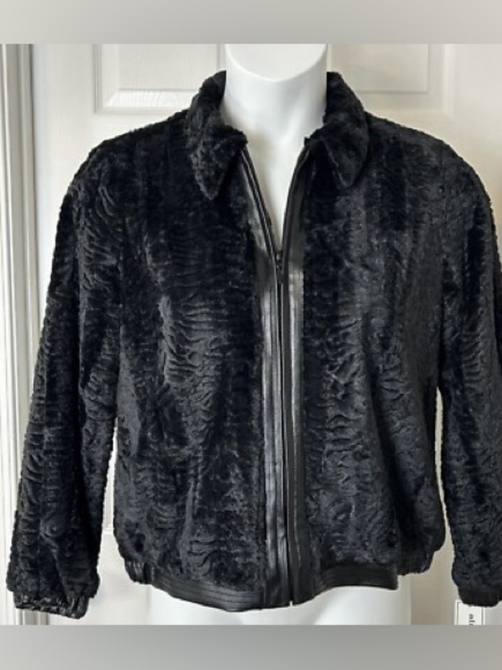 Alfred Dunner Black Textured Faux Fur Jacket – Size 16